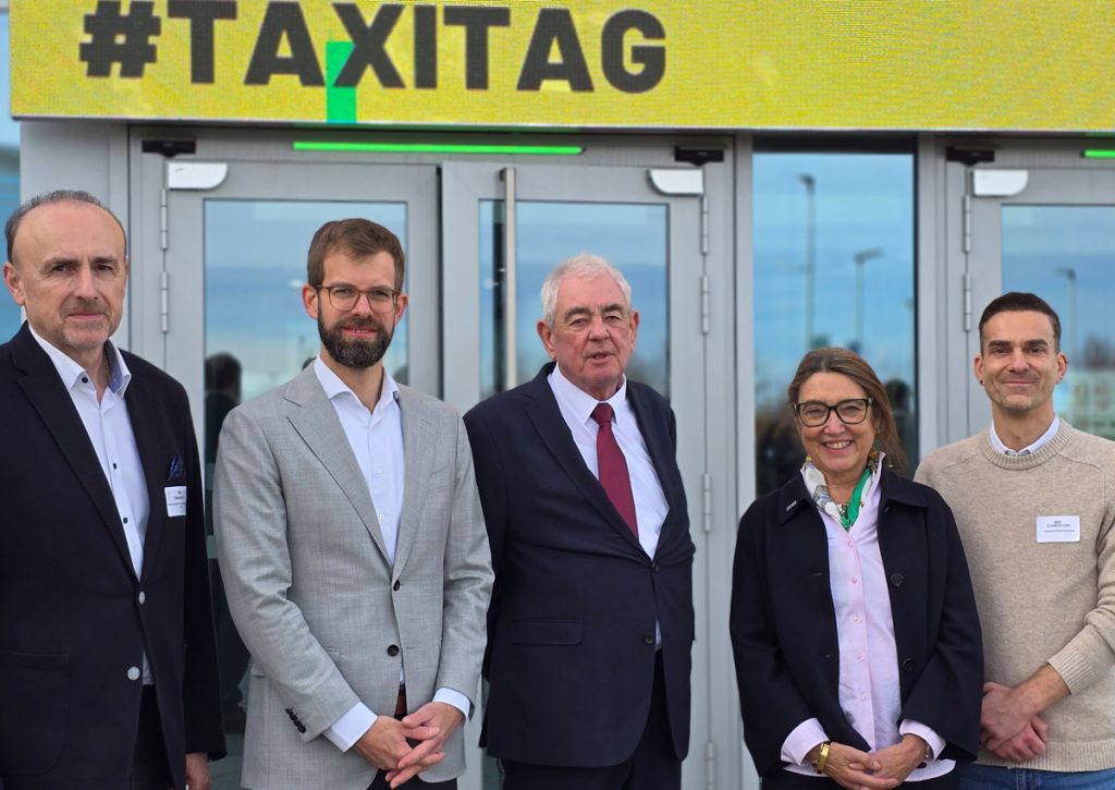 Alle heute neu gewählt bzw. im Amt bestätigt:: (von links): Aleksandar Dragicevic, Gregor Beiner, Hans-Peter Kratz, Bärbel von Teuffel und Daniel Schwuchow; Foto: Taxi Times